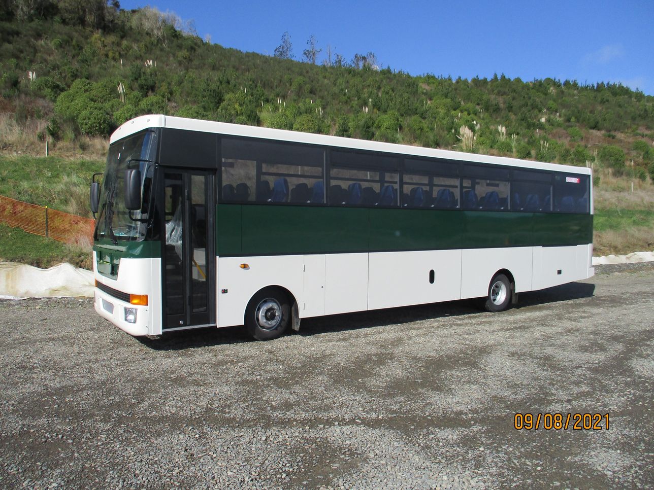3903-Pickering-Bus_Outside-Left-Side_CoachworkCentral.co.nz